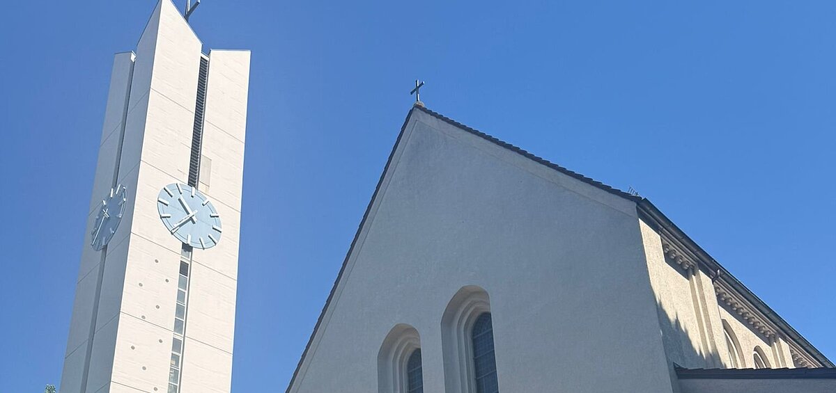 International Mass - Junge Kirche Sankt Nikolaus